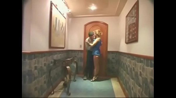 Play MP4 - Sexy blond milf Meire