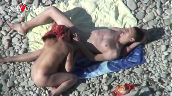 Play MP4 - Beach Voyeur&period; Busty cougar MILF getting fucked by young guy