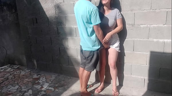 Chamei O Vizinho Pedreiro Para Fazer Um Or&ccedil;amento, Acabei Mostrando A Calcinha Sem Querer, Tive Que Entrar Na Rola! thumbnail