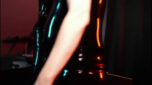 1000 follower on insta we&rsquo;re preparing ourselves to show you more of our rubber world #latex #latexqueen #latexlife #l 