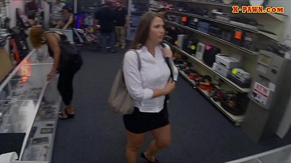 Nonton Big Butt Amateur Masturbates And Gives Head A Pawnkeeper thumbnail