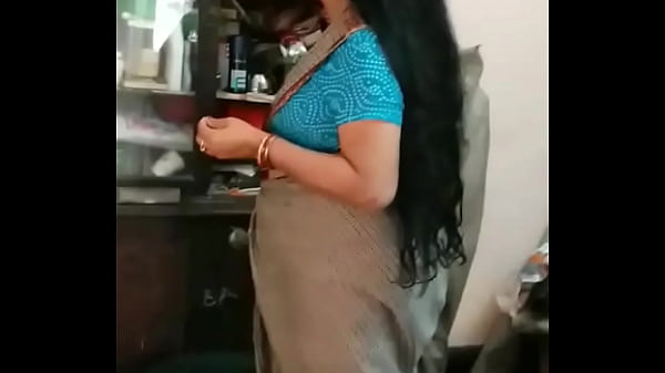 Play MP4 - Deshi Friends Mom