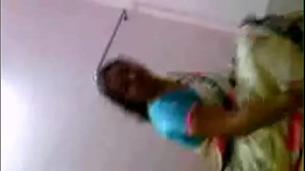 Nonton Lady Sandwitched Bewtween Two Guys thumbnail