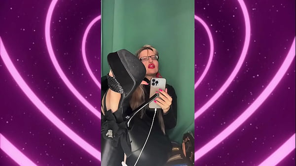 Smell the perfume of a broken men 