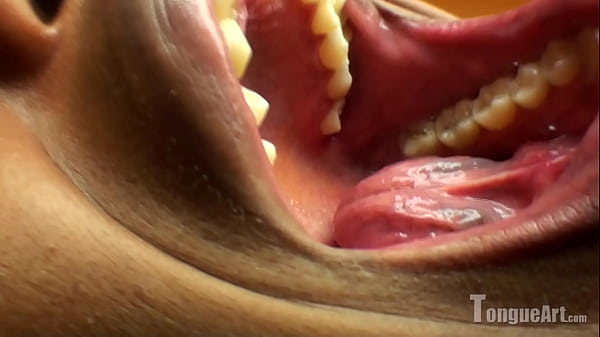 Pixie shows off mouth 