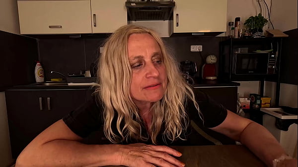 My unusual new sex toy for my prolapse pussy 