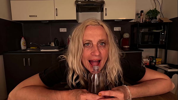 My unusual new sex toy for my prolapse pussy 