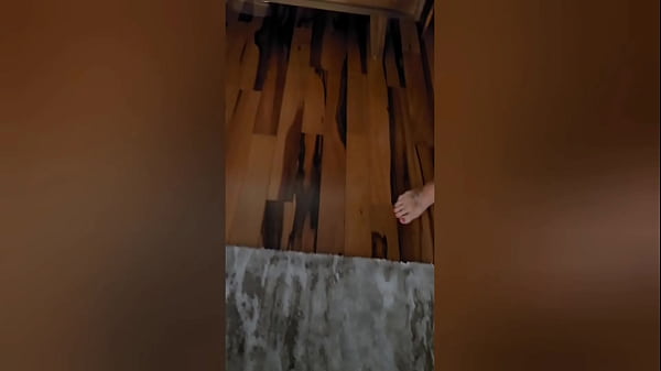 Play MP4 - Hotwife Cheats and Pulls Condom