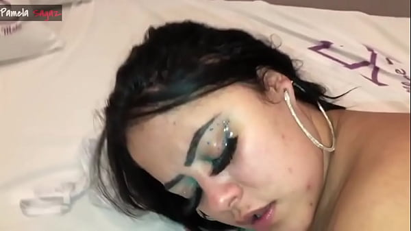 Apareceuaqui nomeu apê dei umcha de_xota nele