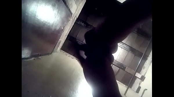 Me pajeo en casa de mi amigo