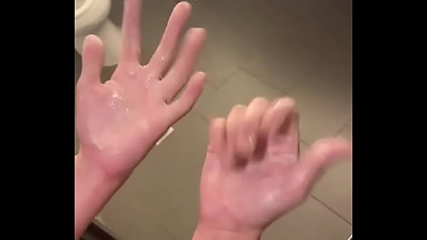 A fan found me on fremont st and asked for a hand job he seemed satisfied️book your session today bookah 