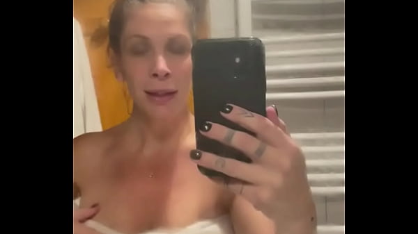 story public FAMILY HOLIDAY SAISON 2 Sp&eacute;cial SKI EP2/6 "LE DEMI FRERE". Sous la... 