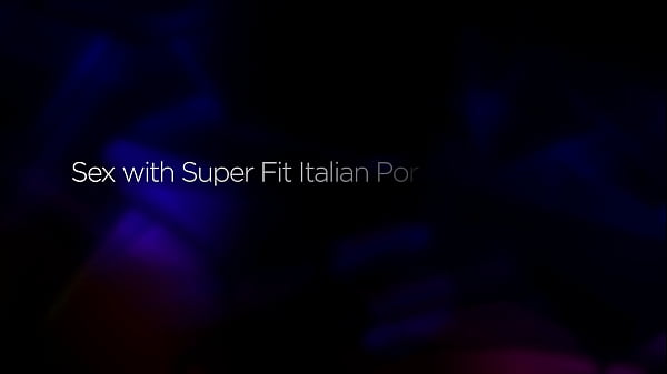 Italian pornstar with huge ass agreed to fuck me on my vacation 