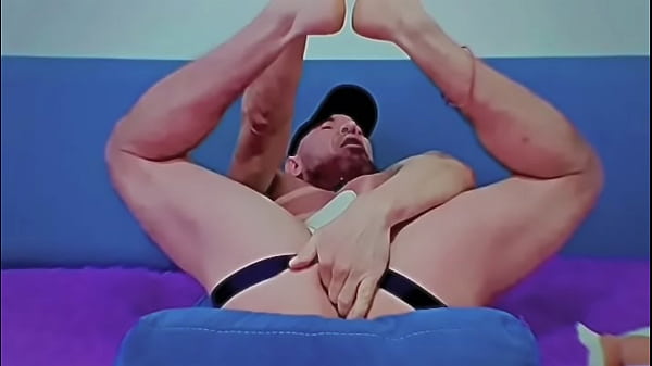 Heterosexual Casado Y Macho Se Deja Grabar Por Dinero Como Toda Una Puta thumbnail