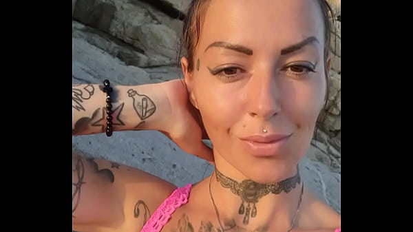 Nonton Une Partie De P&ecirc;che S Annonc&eacute; ! Un Show Au Bord De La Mer Humm Quelle Bonne ... thumbnail