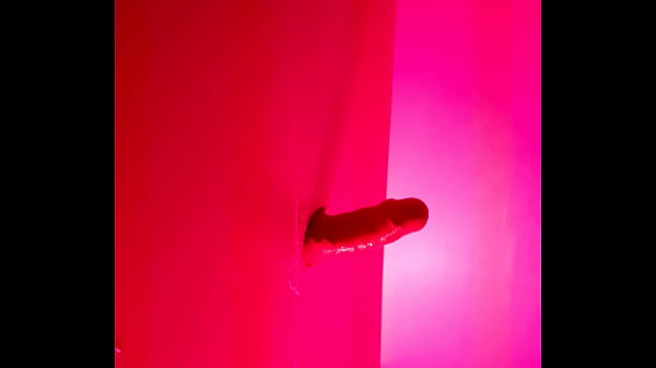 Je Pompe Et Prend Une Grosse Bite Dans Le Cul &agrave; Travers Un Gloryhole - Couplecokin86 thumbnail