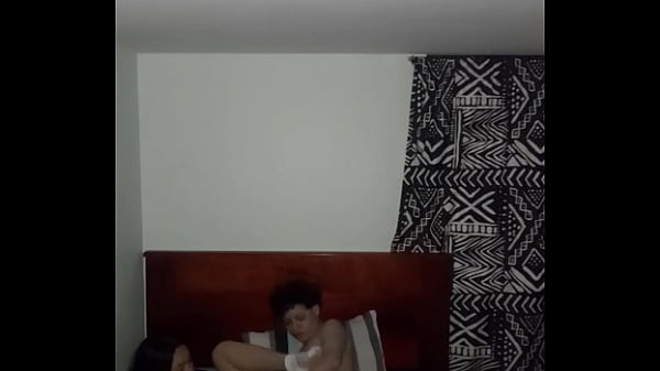 Mi novia me_visita me comienza a seducir para follarla bien_duro