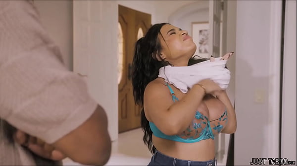 When summer makes a mess in isiah's house he has only one solution she gets to clean her own fucking mess and after that she can clean his dick 