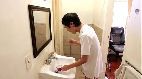 Play MP4 - 起床喝一杯咖啡，安抚小弟弟。