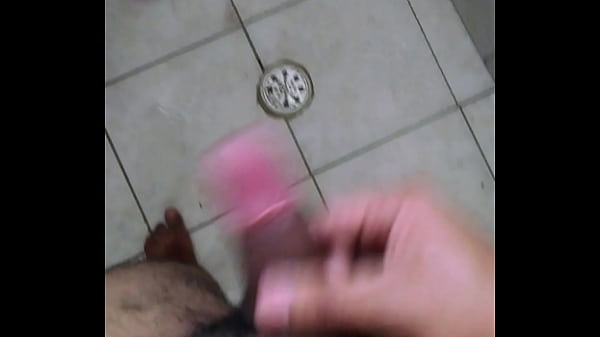 Play MP4 - Novinho pau pequeno na punheta