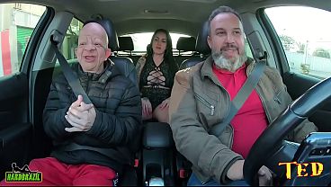 Bruno Diferente entra na carona e tem uma supresa com a maisdesejada estrela pornô Elisa_Sanches