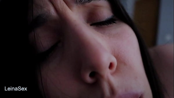 Play MP4 - Sexo en la noche de mi aniversario