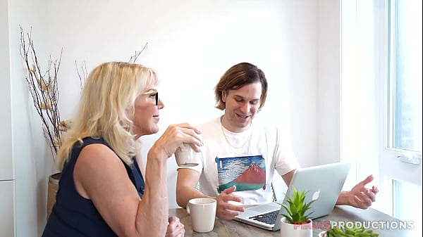 Pegas Productions - Bianca Fitcougar se fait D&eacute;foncer et Gicle Partout 