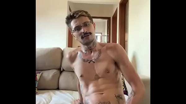 Paulo F An Batendo Uma No Sof&aacute; thumbnail