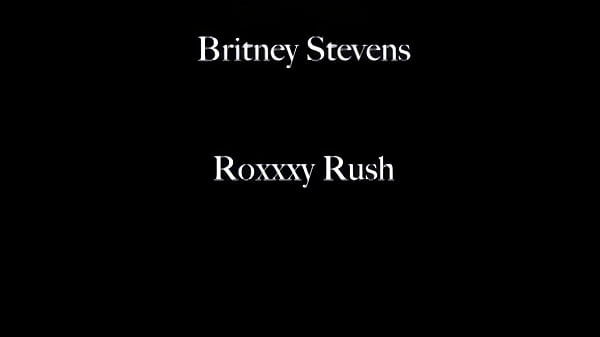 Roxxxy Rush And Britney Stevens Have Hot Sex In An Outdoor Anal Threesome thumbnail