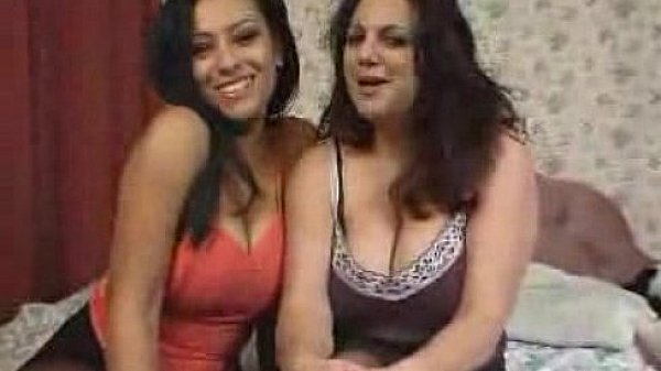 Nonton Mature Lesbians thumbnail