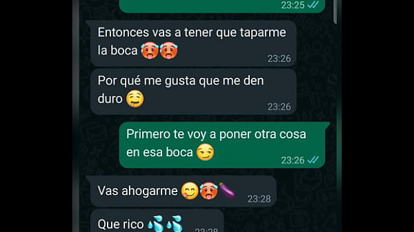Me follo a mi sirvienta mientras mi esposa duerme luego de un chat hot en whatsapp