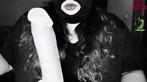 Greendeerowl puts on a mask and plays with and a dildo 