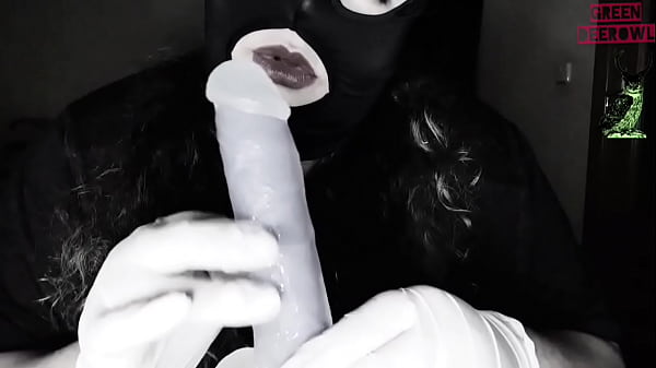 Greendeerowl Puts On A Mask And Plays With And A Dildo thumbnail