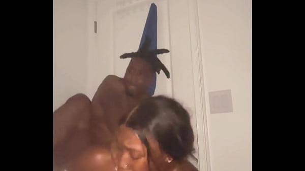 Play MP4 - Slimpetitee Shower Sex