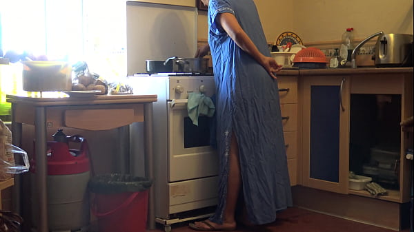 Turkish Arab Milf Gets Creampied By The Man Of The House 