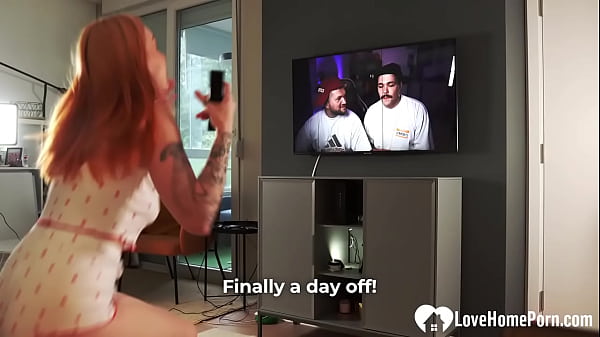 Nonton Redhead Babe Sucks Me Off Like A Pro thumbnail