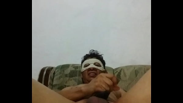 El semen sale del interior de una buena verga 