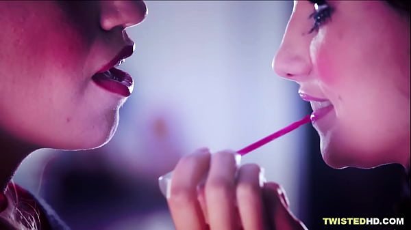 Dolls obsessed guyenjoys Lyra Law, Lana Adams