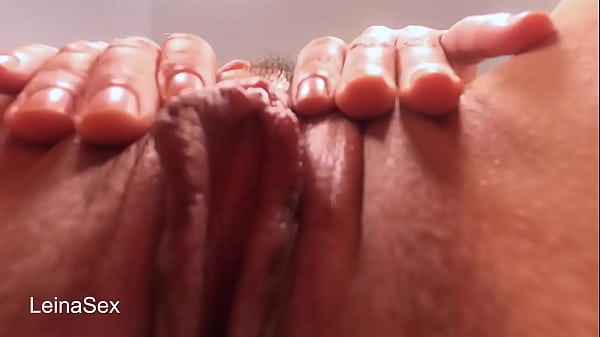 Me Masturbo Frente A Ti Y Te Ba&ntilde;o Con Mi Squirt thumbnail