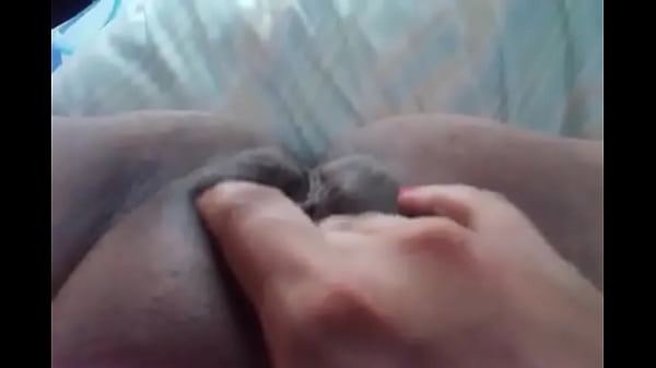 Que divino gime masturb&aacute;ndose en mi nombre 