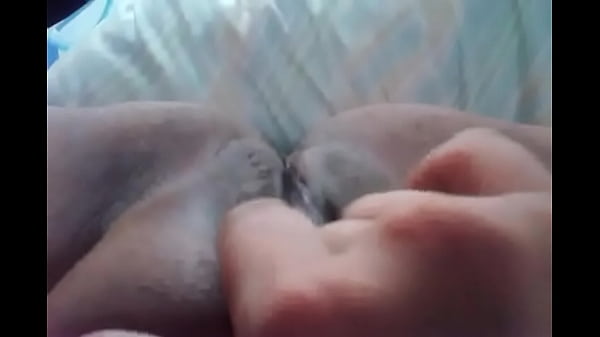 Play MP4 - Que divino gime masturb&aacute;ndose en mi nombre&period;