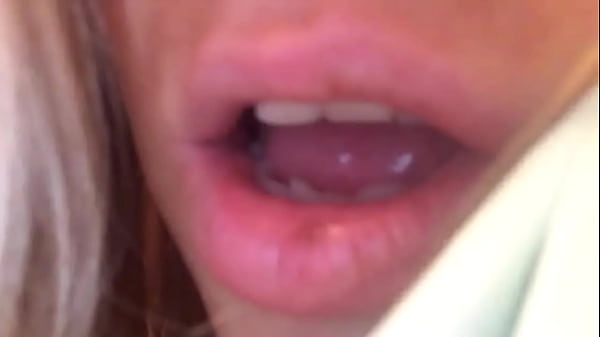 Play MP4 - Undress me