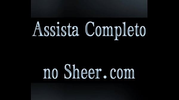 Preta sentando no pau