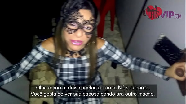 Play MP4 - Cristina Almeida convida alguns f&atilde;s desconhecidos para participar do Gloryhole 4 na cabine do cinema cine kratos no centro de s&atilde;o paulo&comma; ela xinga muito o seu marido corno enquanto ele filma ela tomando leitinho