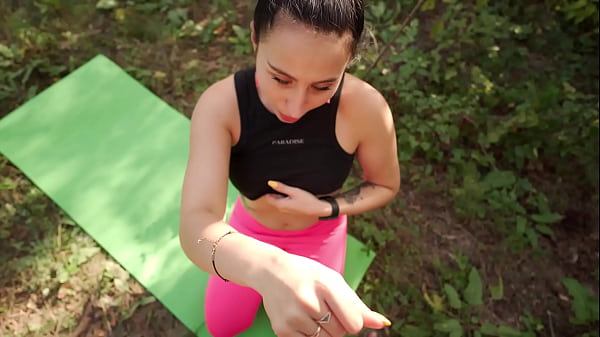 Play MP4 - Caught a Stranger Doing Yoga in the Woods and Gave Her My Hard Cock