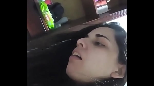 Play MP4 - Colombiana me hace oral