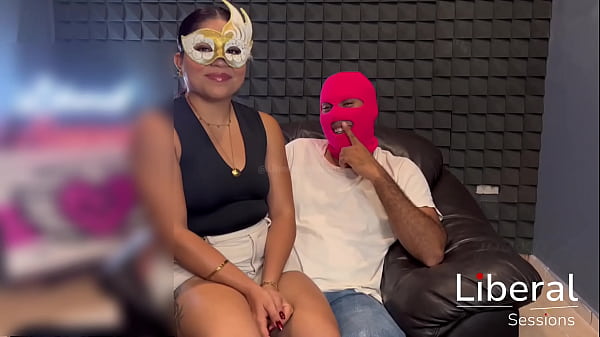 Cornudo Deja Que Su Esposa Sea Amarrada Y Follada Enfrente De El. thumbnail