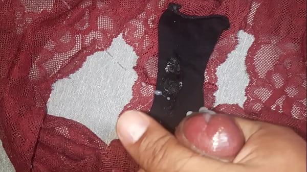 Play MP4 - Buen chorro de semen en los calzones guindos de mi amiga