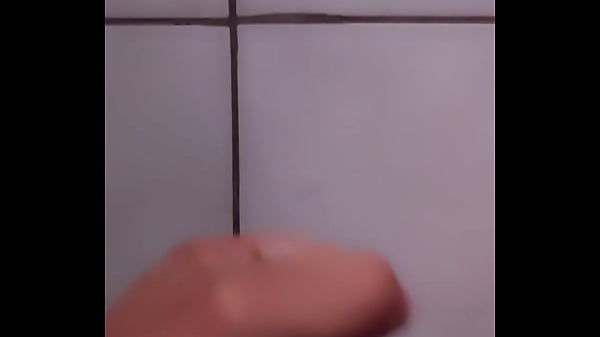 Boy paulista, gozou nove jatos na punheta 