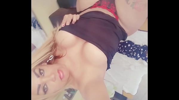 Play MP4 - Con muchas ganas de chupar verga